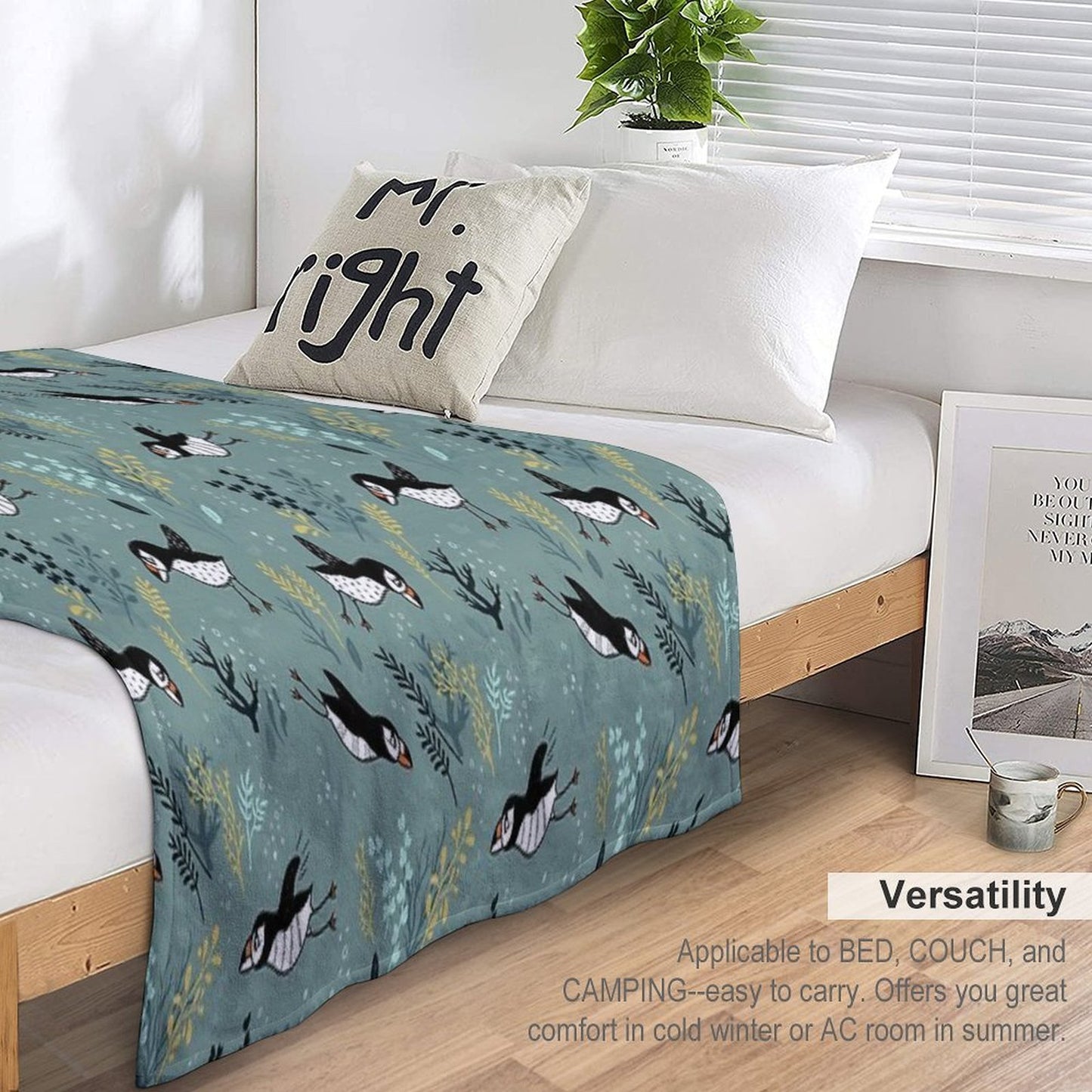 Puffin Under Water Throw Blanket