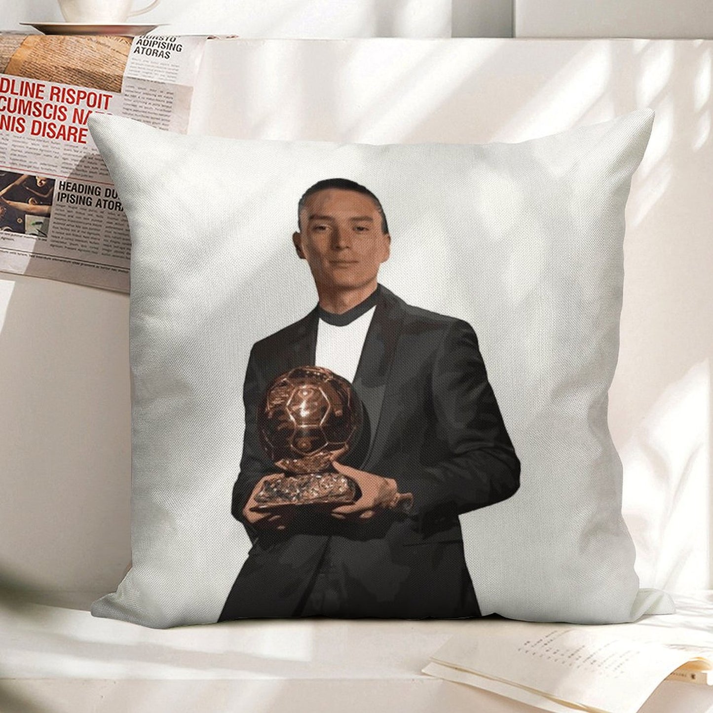 Darwin Nunez Ballon D'or Linen Throw Pillow Cover