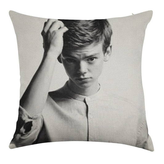 Thomas Brodie-Sangster 9 Linen Throw Pillow Cover