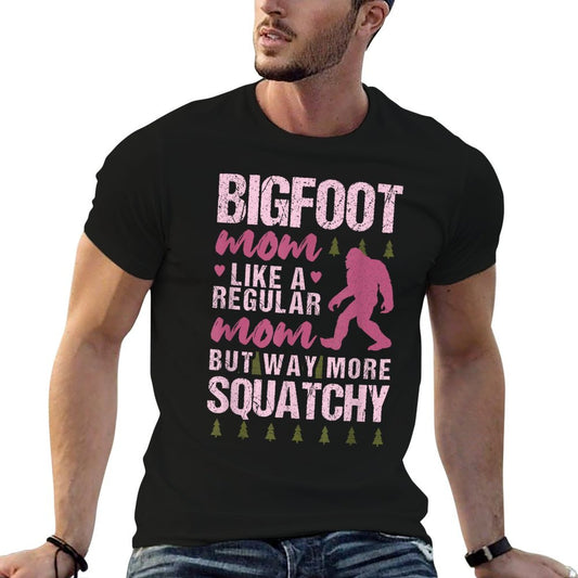 Bigfoot Mothers Day Mom Squatch Funny Sasquatch Distressed T-Shirt