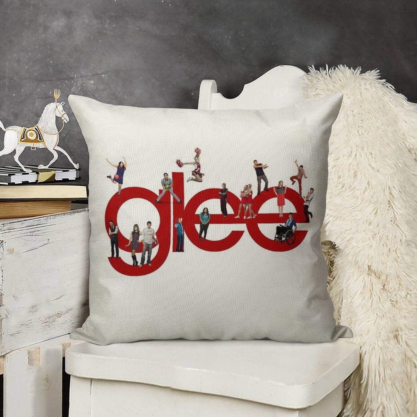Glee Logo with The Cast Linen Throw Pillow Cover