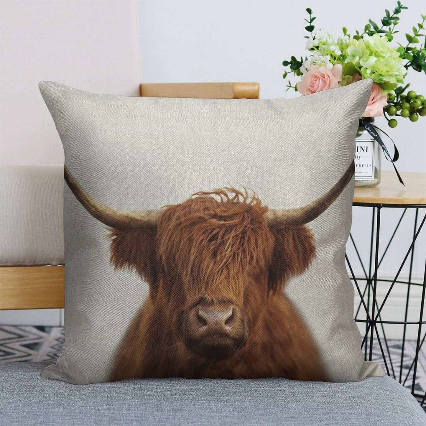 Highland Cow - Colorful Linen Throw Pillow Cover