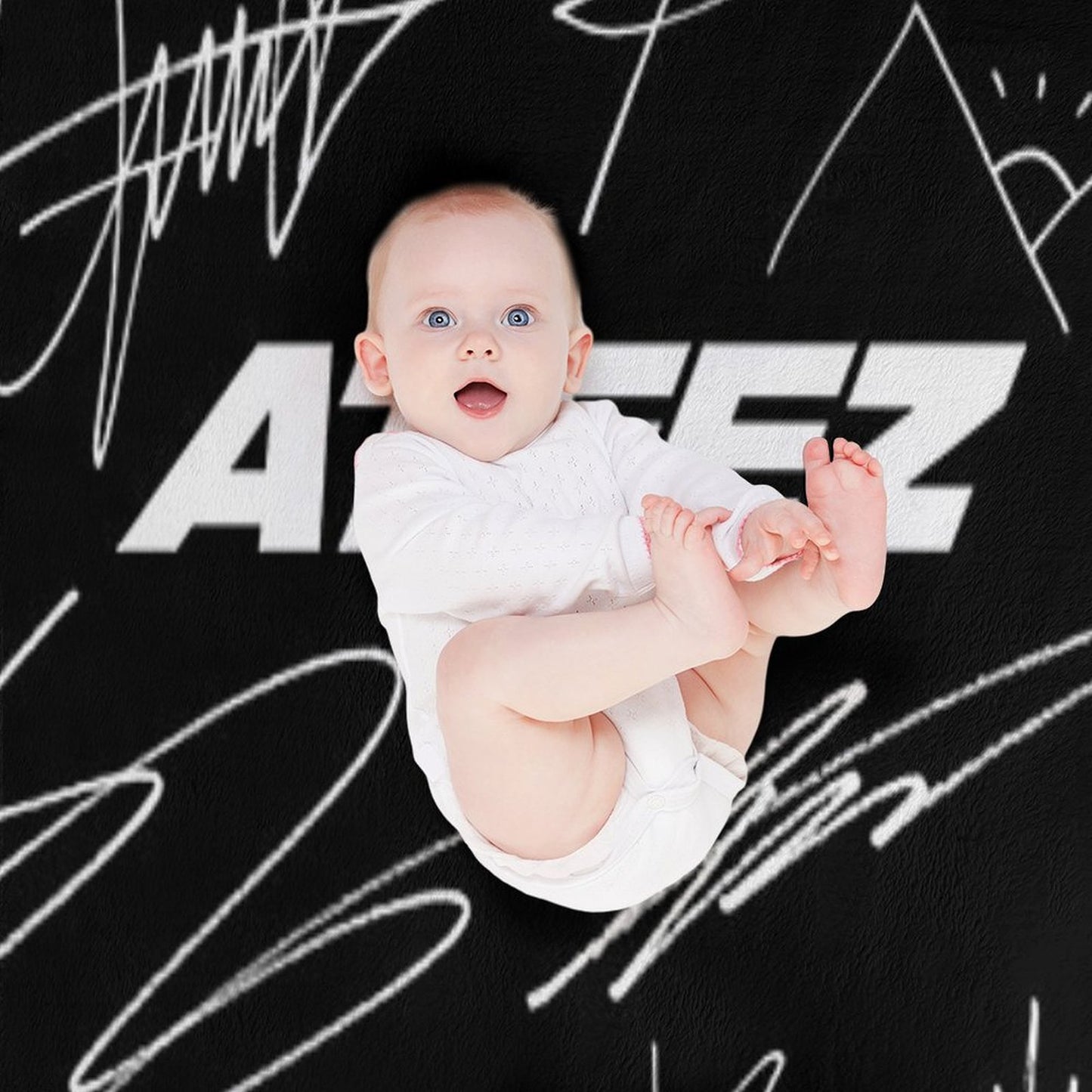 ATEEZ - Logo + Autographs (black) Throw Blanket