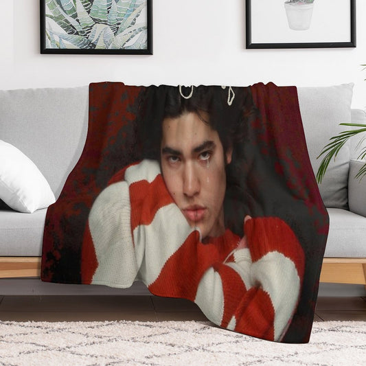 Style Conan Comfort Crowd Throw Blanket
