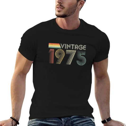 Vintage 1975, 50th Birthday Gift (Distressed Design)  Durable T-Shirt
