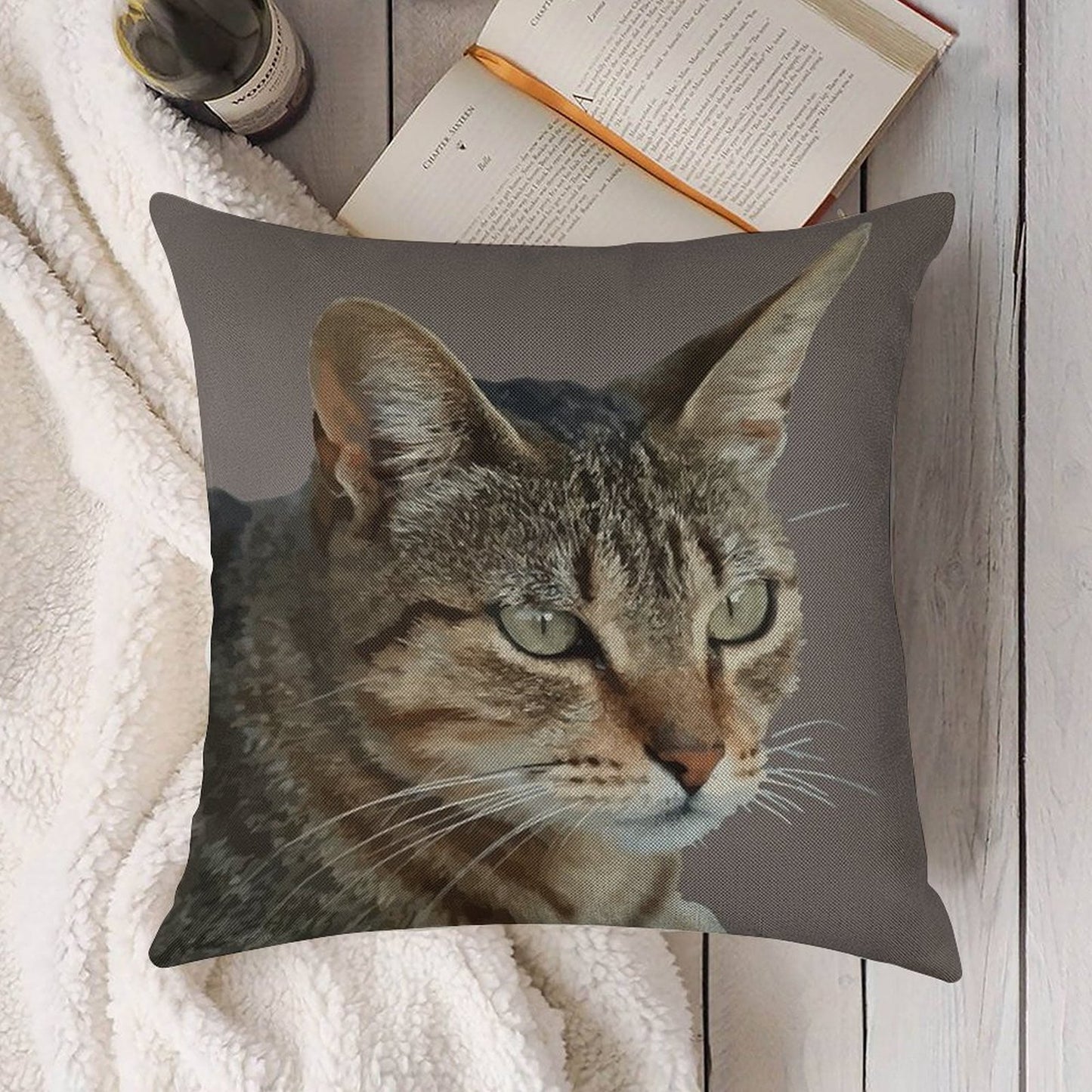 Stunning Tabby Cat Close Up Portrait Vector Isolated Linen Throw Pillow Cover