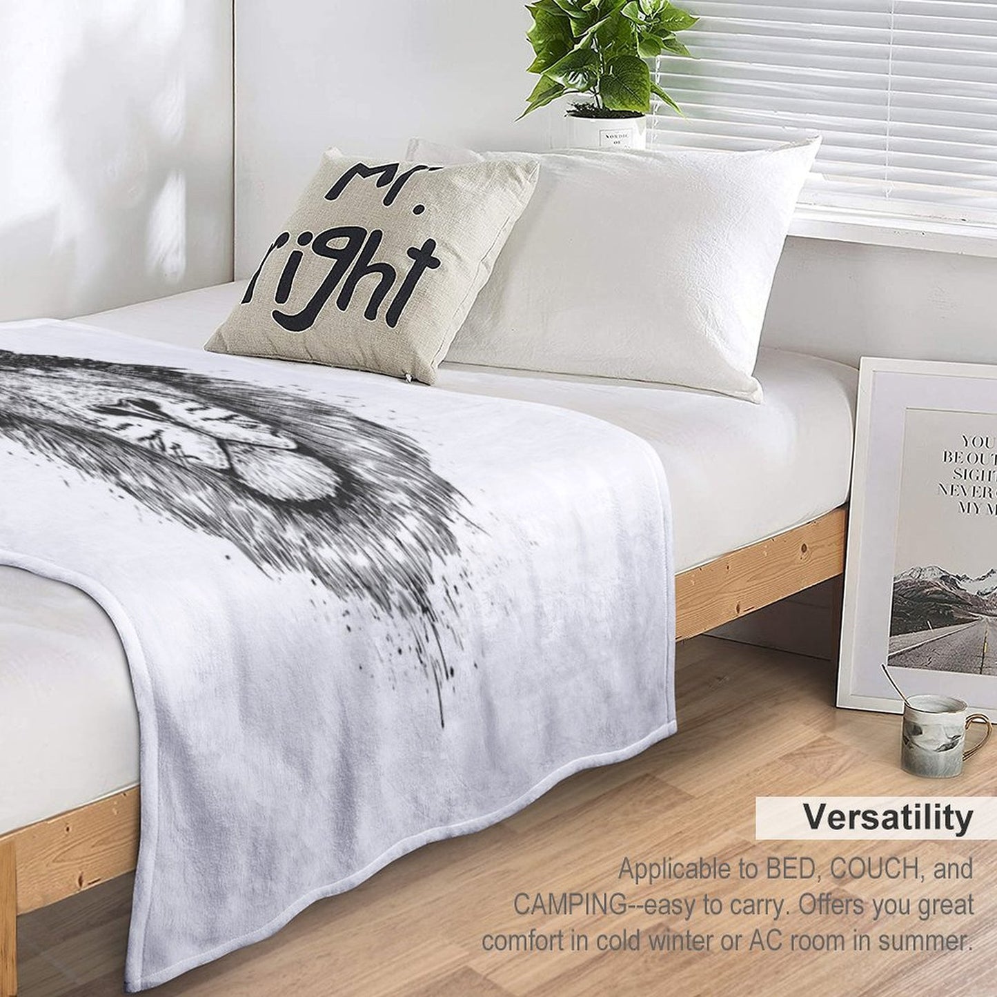 Floral Lion (bw) Throw Blanket