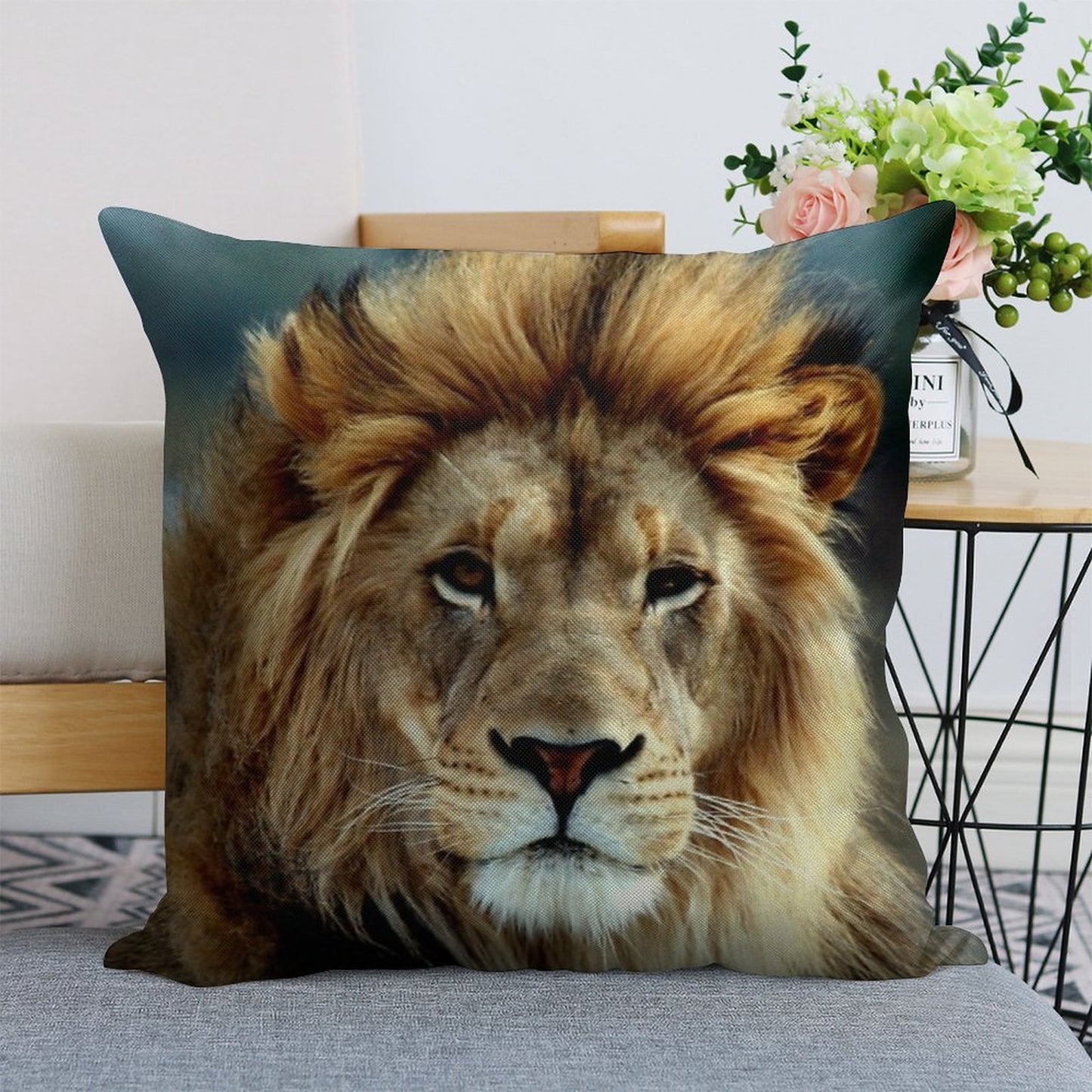 Majestic Lion Linen Throw Pillow Cover