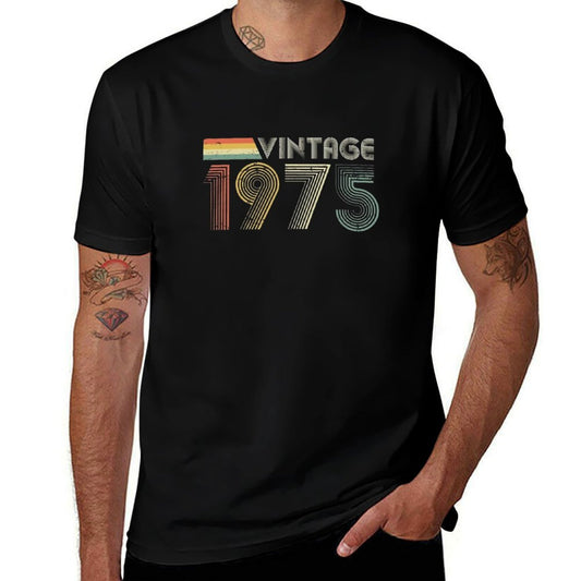 Vintage 1975, 50th Birthday Gift (Distressed Design)  Durable T-Shirt