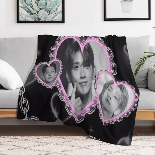 Kpop Seventeen Joshua Y2K Heart Throw Blanket