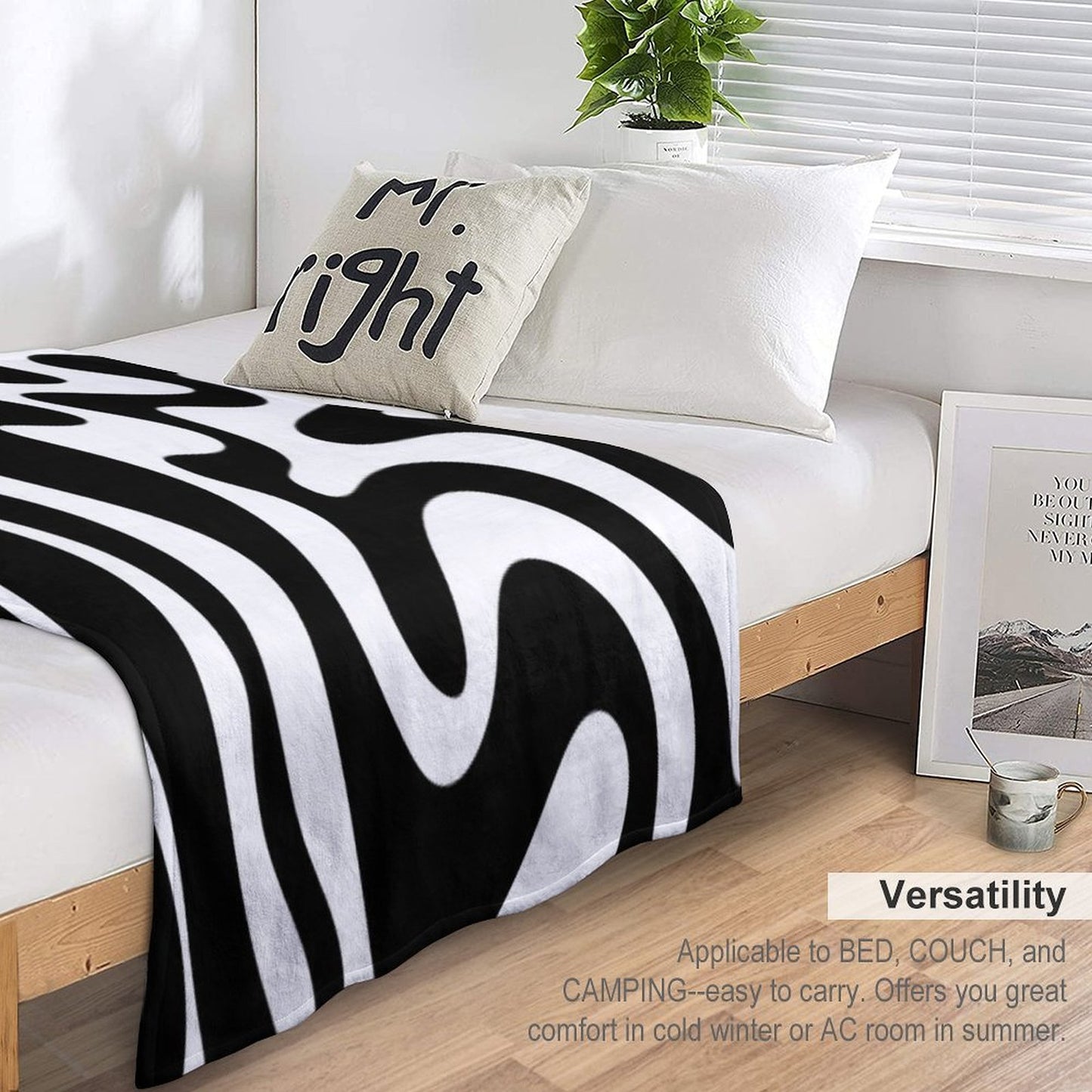 Liquid Swirl Retro Abstract Pattern in Black And White Throw Blanket