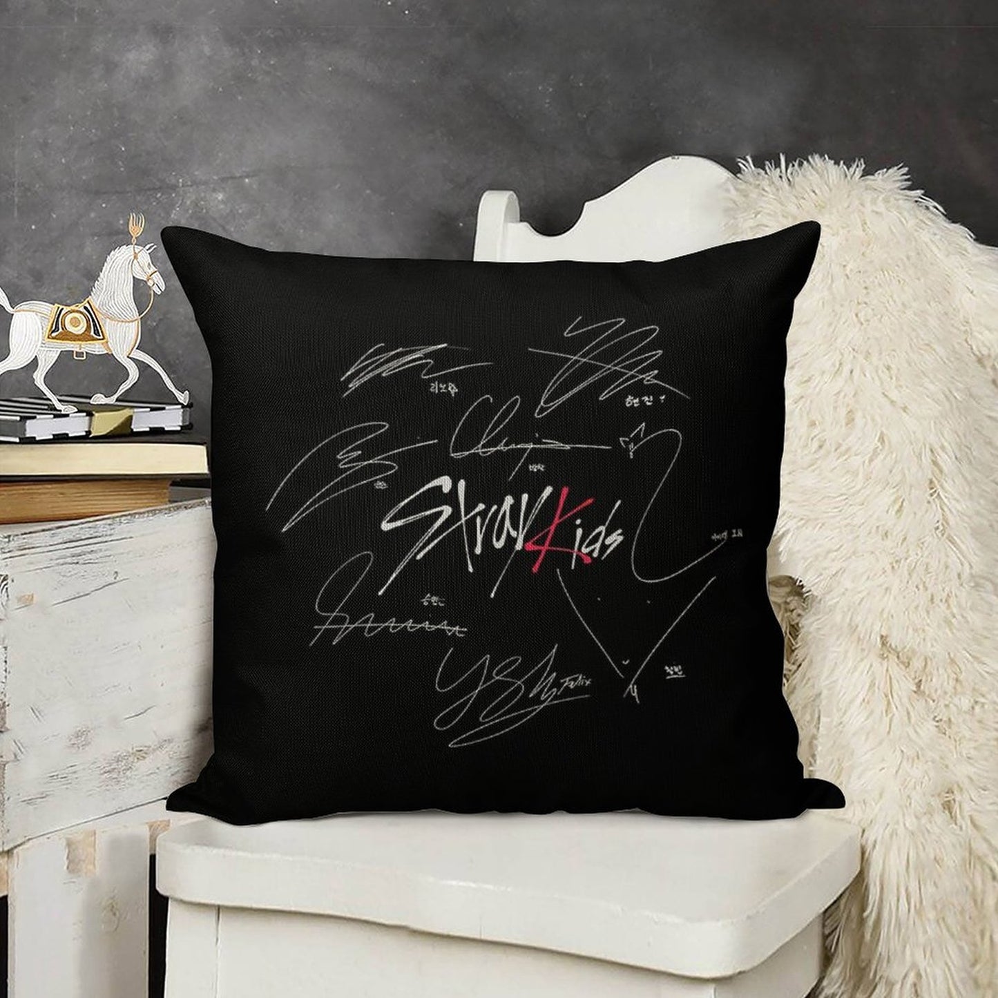 Stray Kids OT8 - Logo with Signatures (black) Linen Throw Pillow Cover