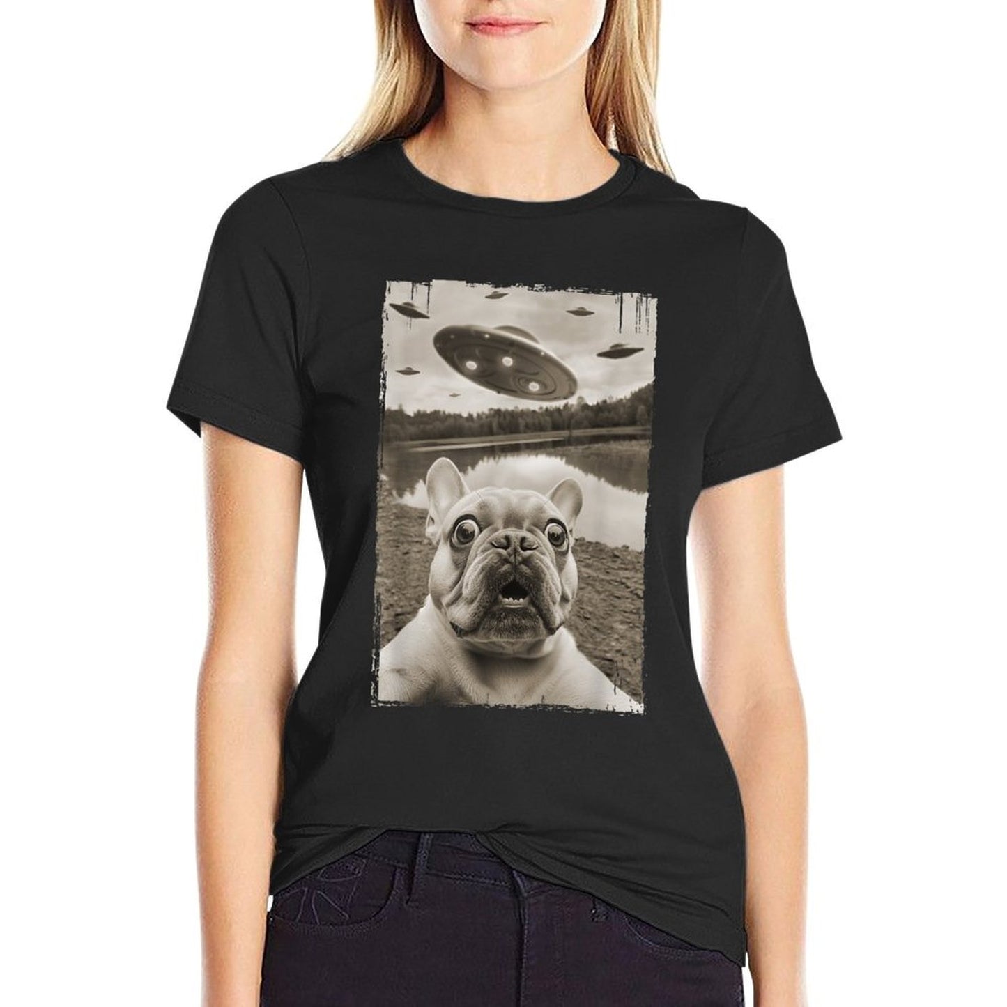 French Bulldog And UFO - Funny UFO And French Bulldog Selfie T-Shirt