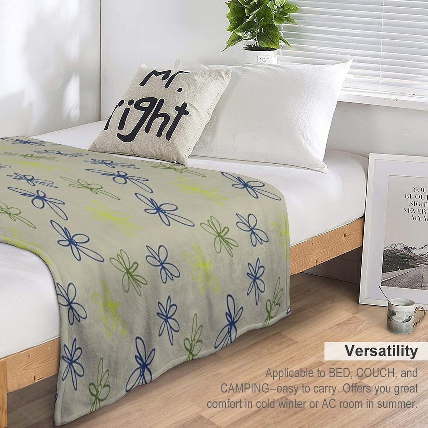 Daisy Whispers - Minimalist Leaf Pattern Throw Blanket