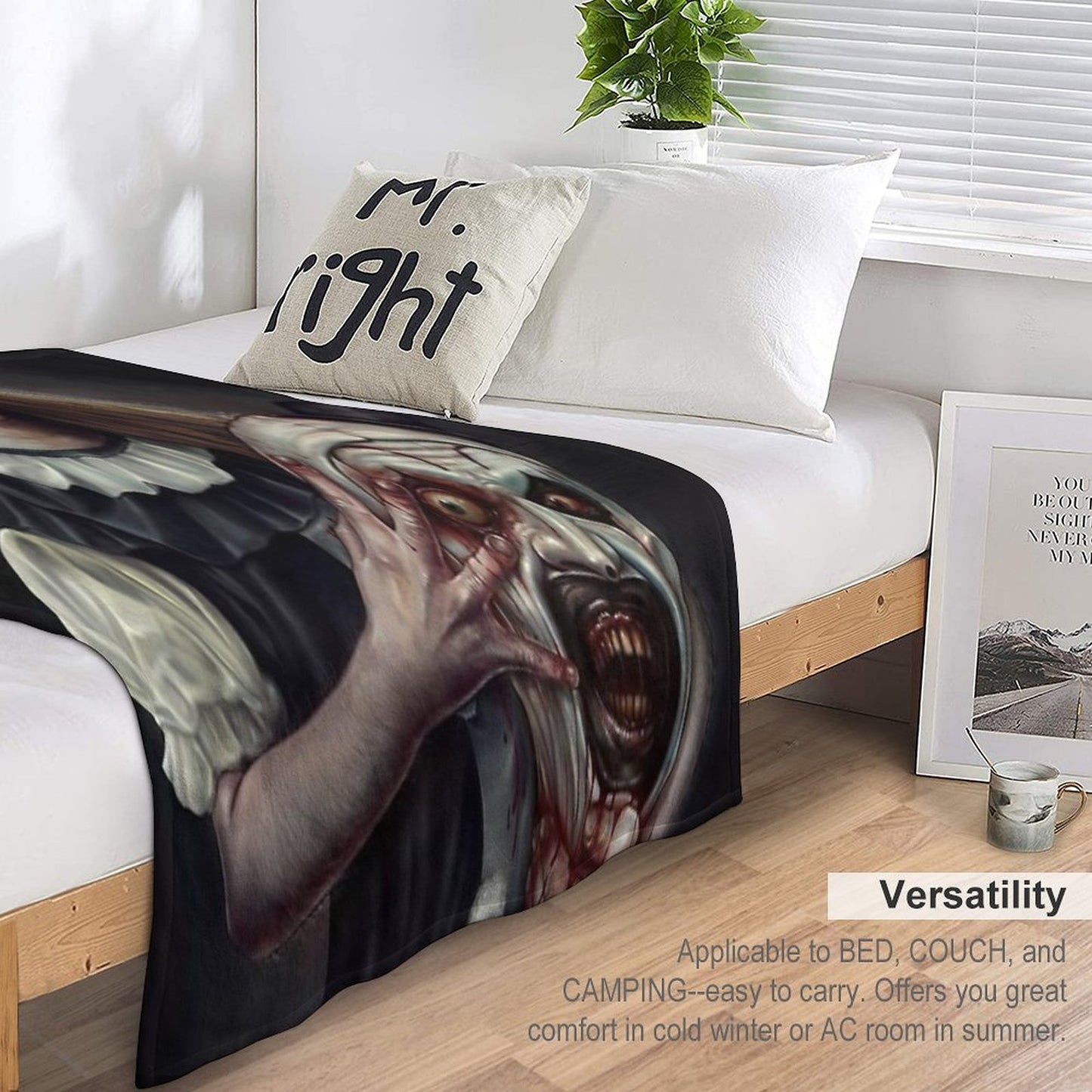 Terrifier 2- The Little Pale Girl Throw Blanket