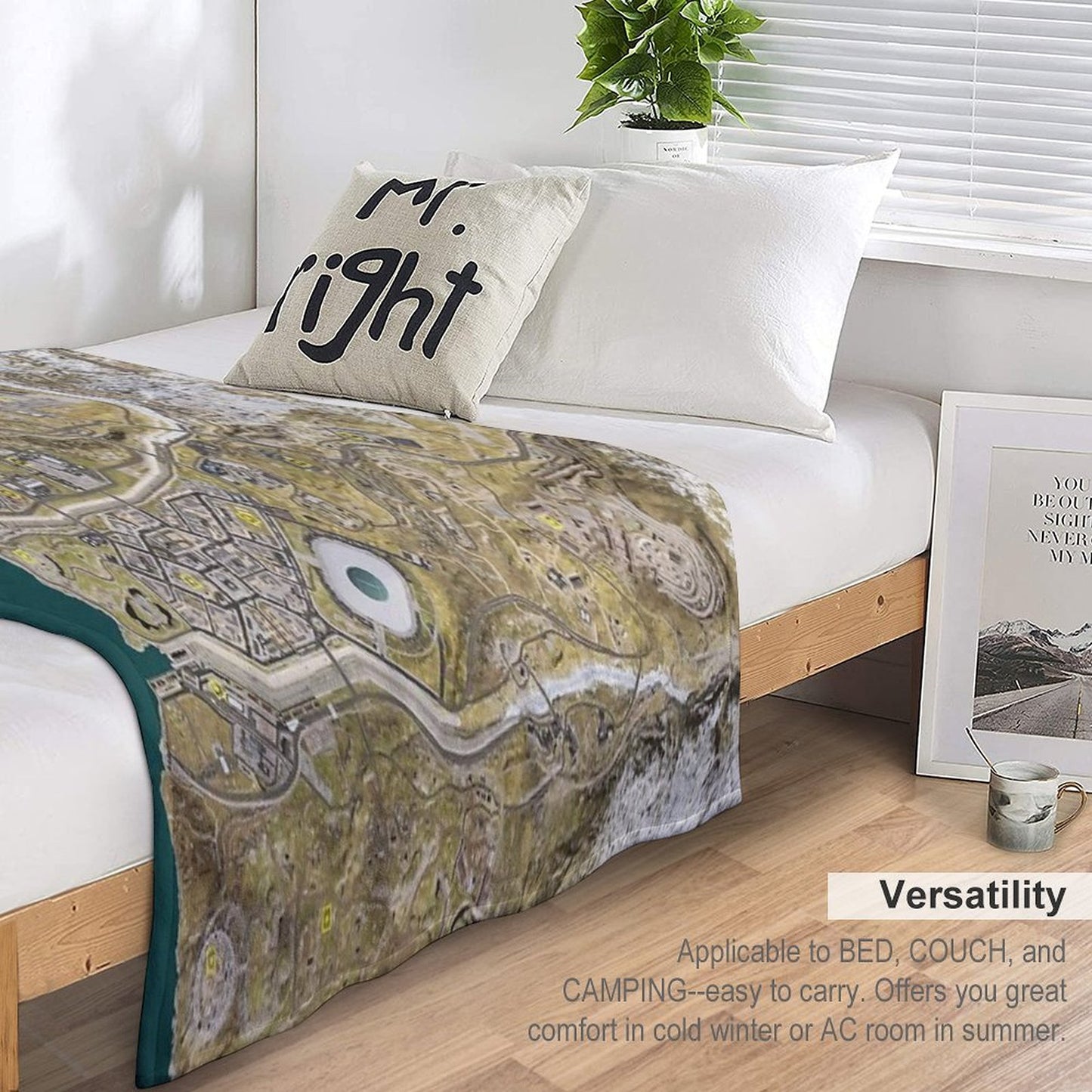 COD WARZONE MAP Throw Blanket