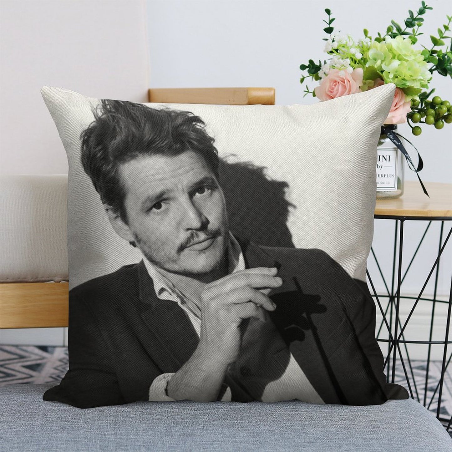 Pedro Pascal Linen Throw Pillow Cover