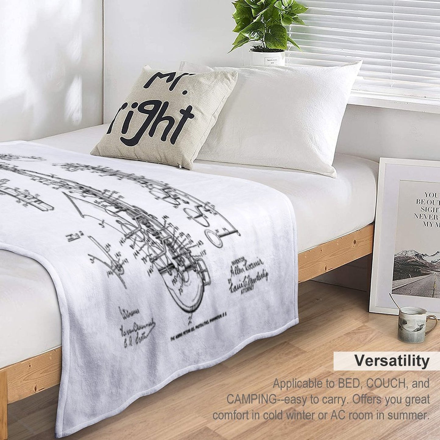 Saxophone Old Vintage Patent Drawing Print Throw Blanket
