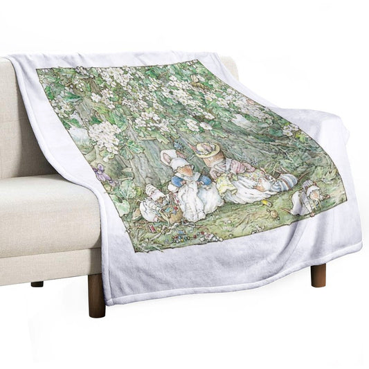 Brambly Hedge - Hawthorn Blossom And Babies Throw Blanket