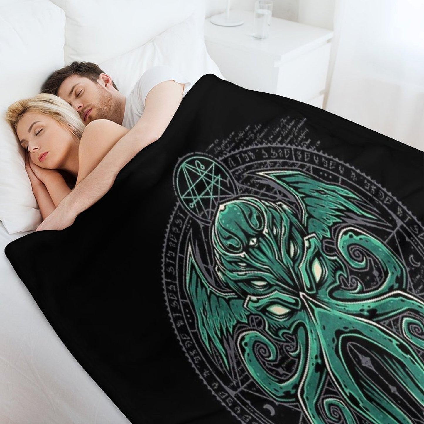 Great Cthulhu Throw Blanket