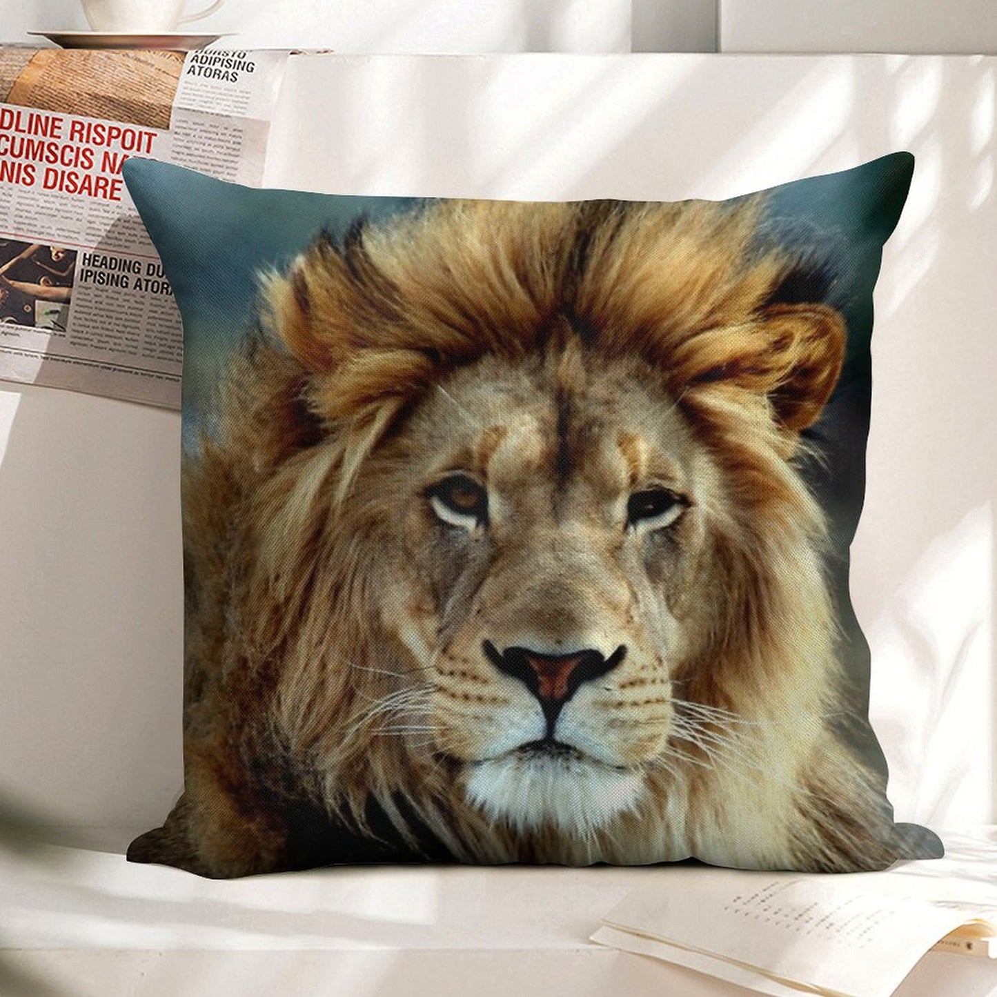Majestic Lion Linen Throw Pillow Cover