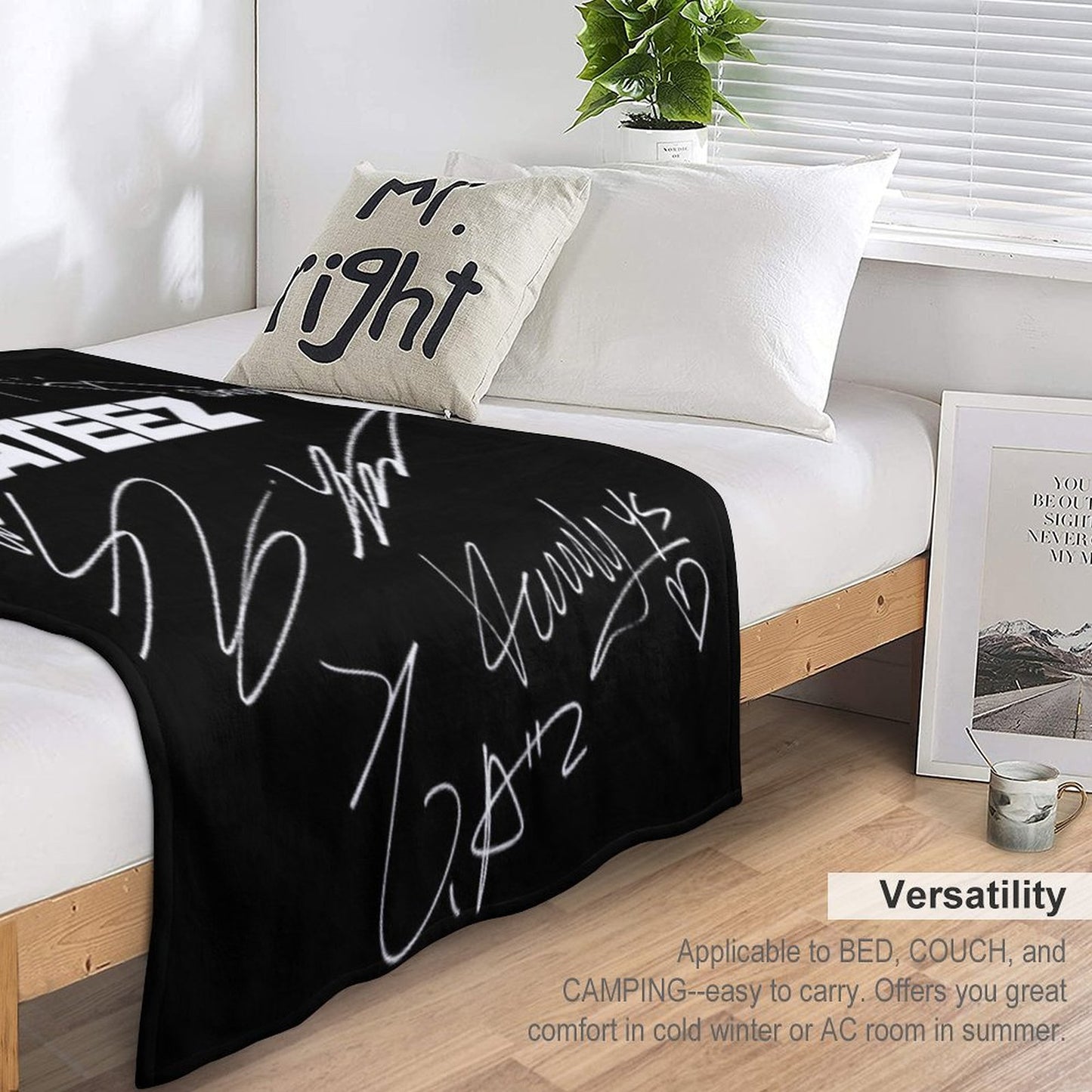 ATEEZ - Logo + Autographs (black) Throw Blanket