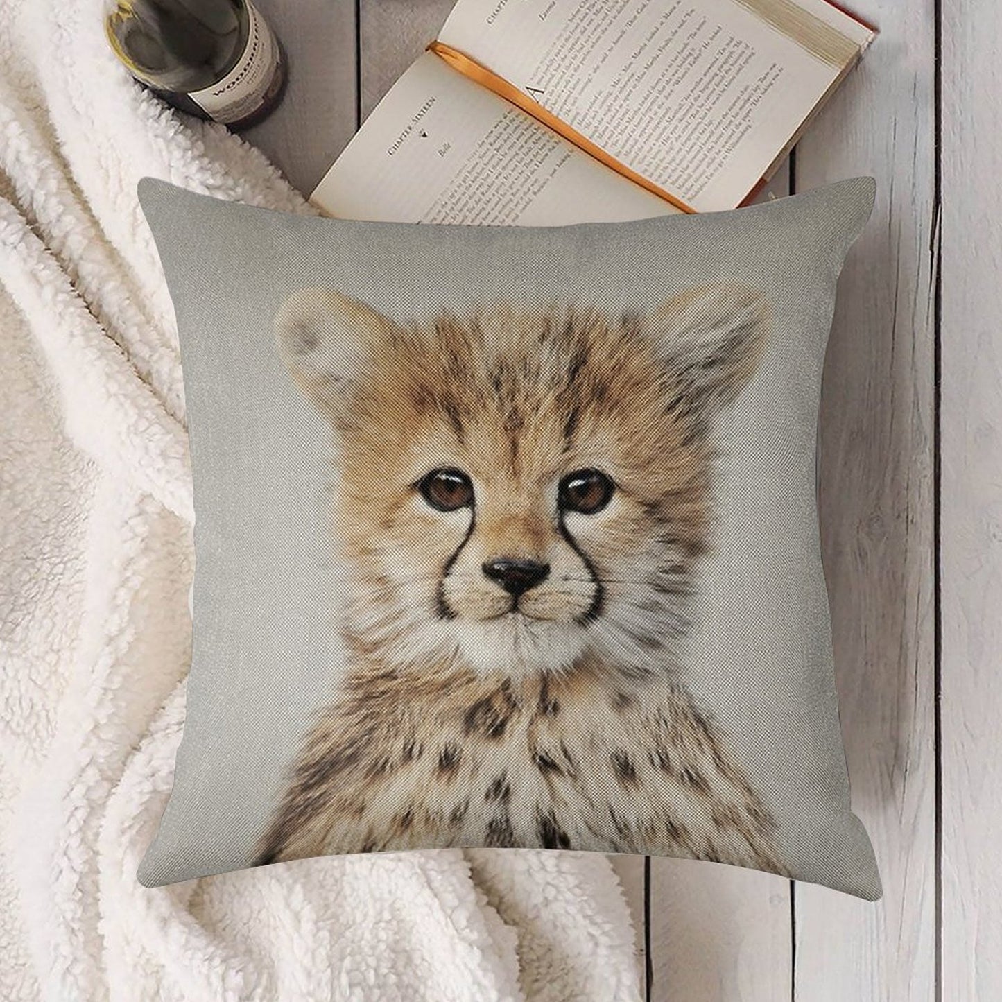 Baby Cheetah - Colorful Linen Throw Pillow Cover