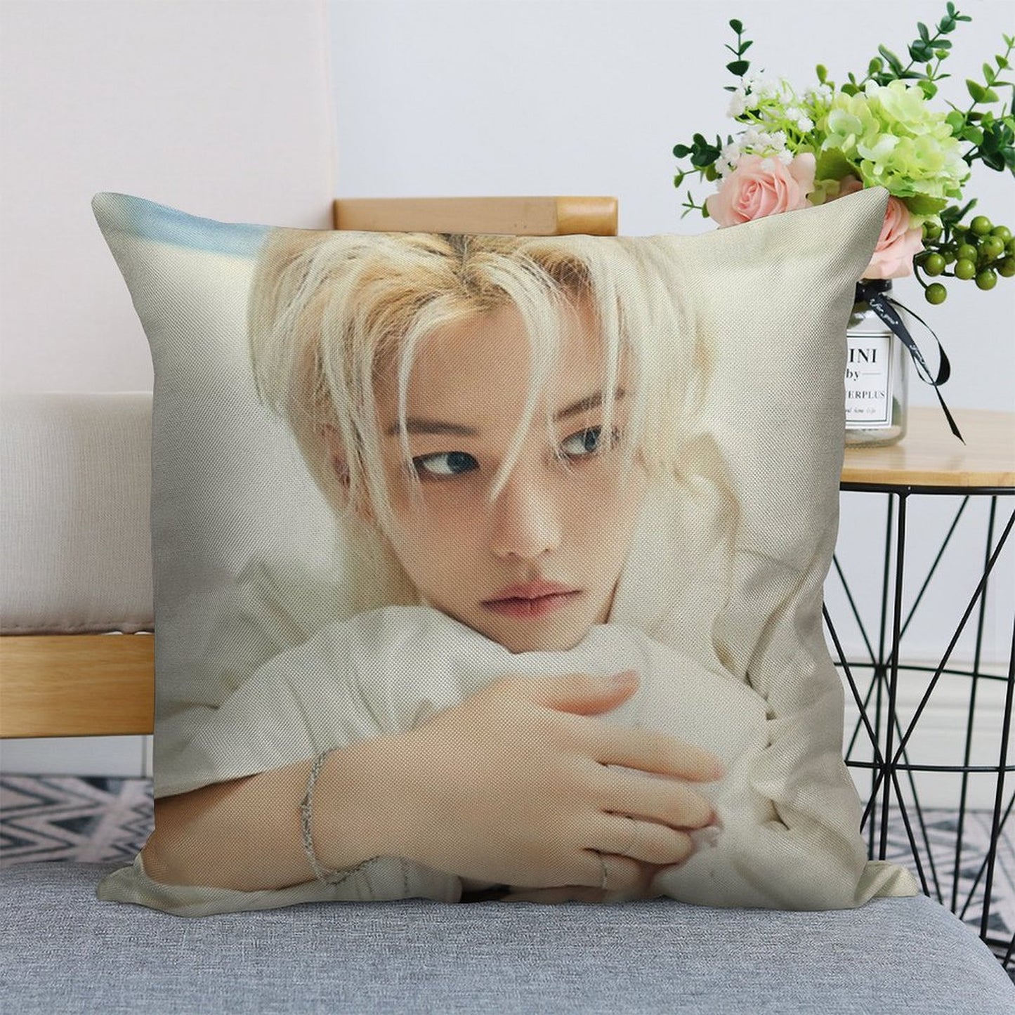 Lee Felix Stray Kids - 2024 Season's Greetings 'Perfect Day with SKZ' (Teaser Images - Individual) Linen Throw Pillow Cover