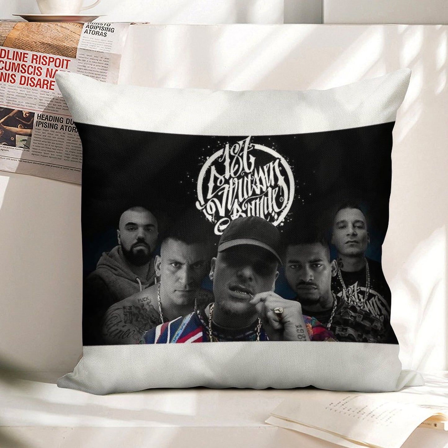 187-Strassenbande Linen Throw Pillow Cover