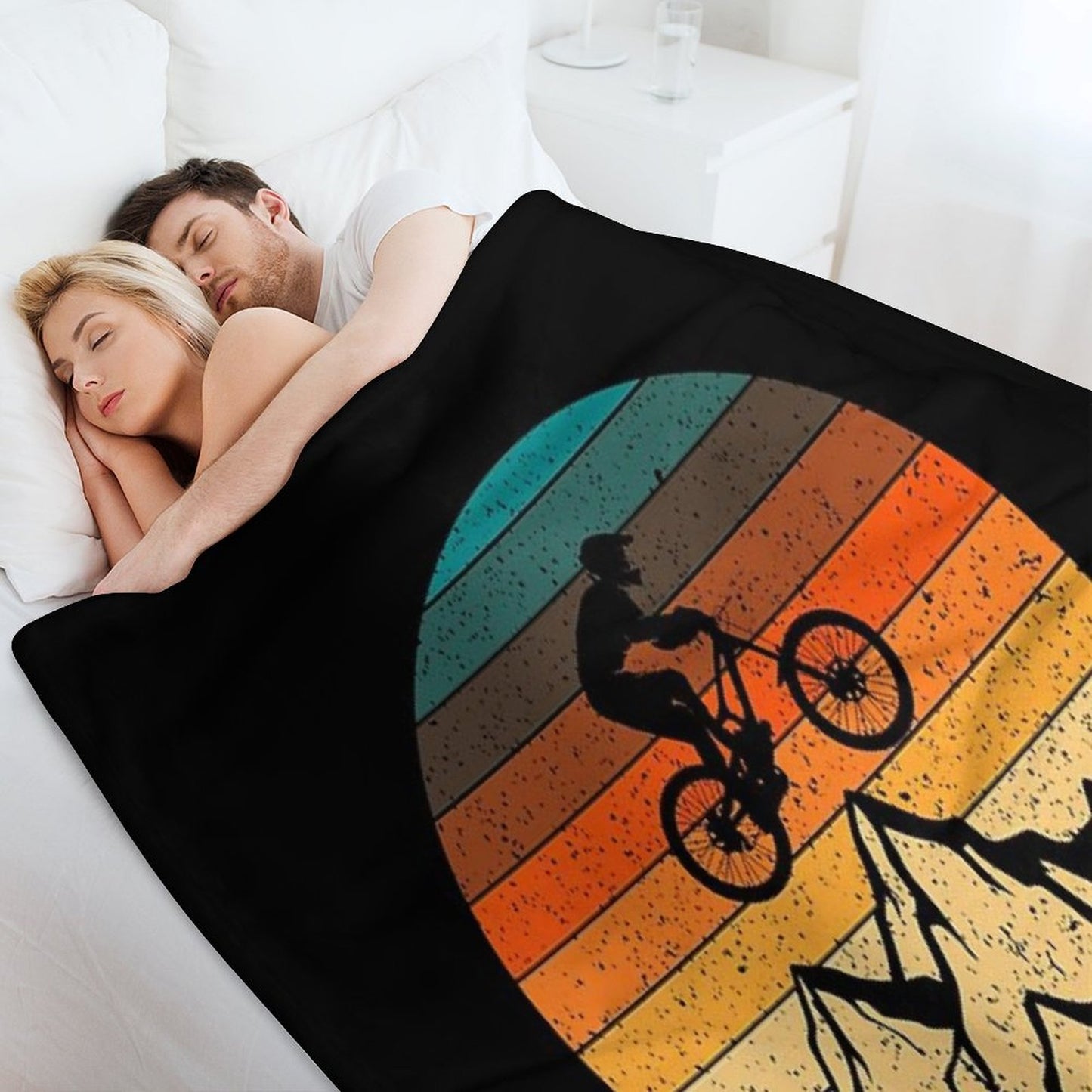 Mountainbike Downhill Retro Vintage Gift Throw Blanket