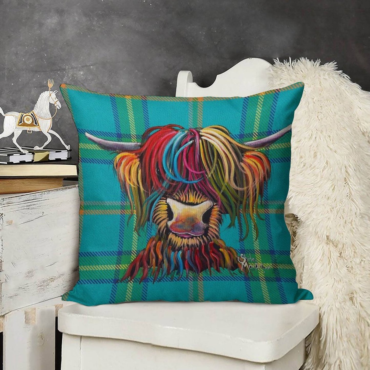 SCoTTiSH HiGHLaND CoW ' TaRTaN NeLLY B ' by SHiRLeY MacARTHuR Linen Throw Pillow Cover