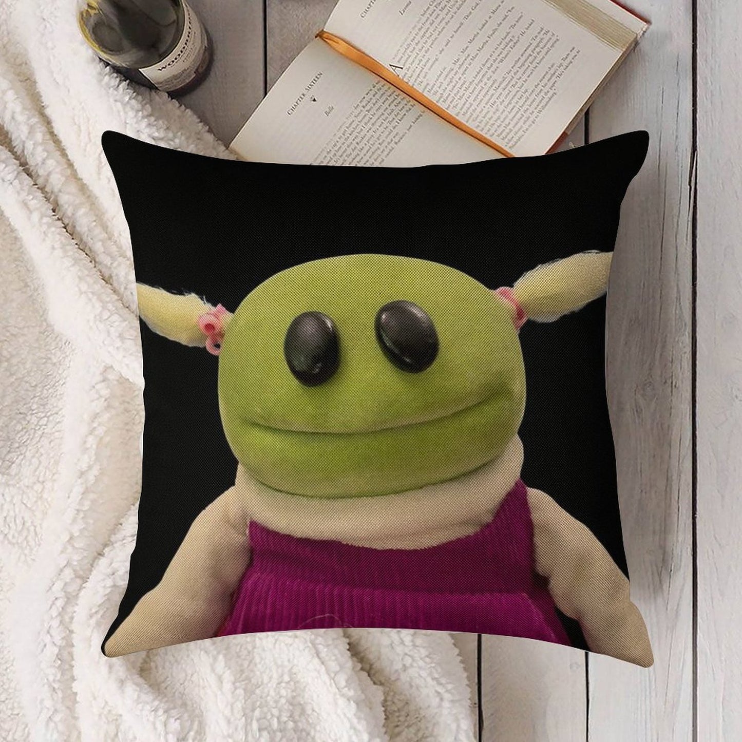 Nanalan Mona Linen Throw Pillow Cover