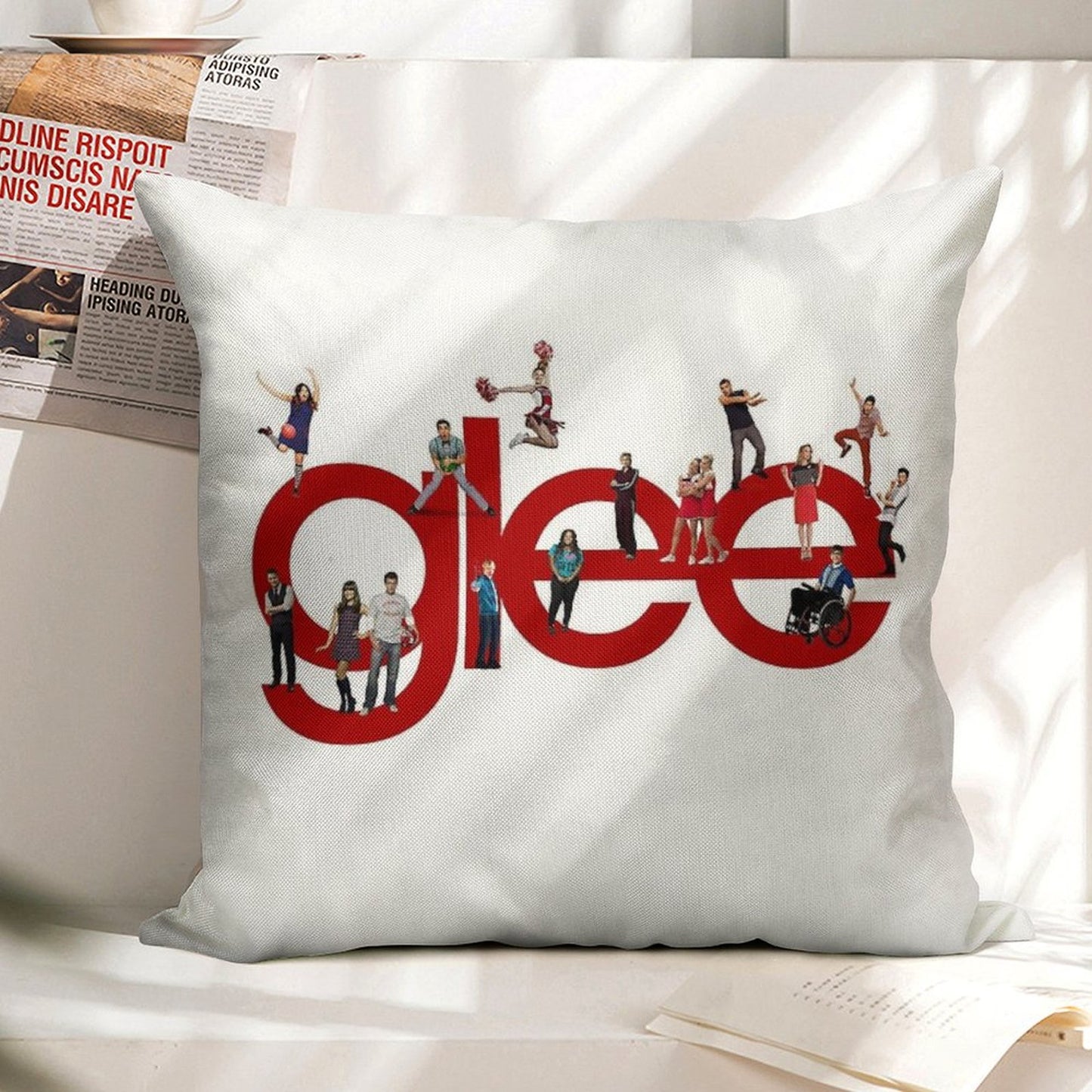 Glee Logo with The Cast Linen Throw Pillow Cover