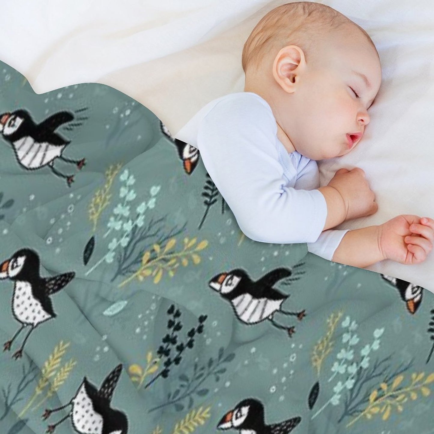 Puffin Under Water Throw Blanket