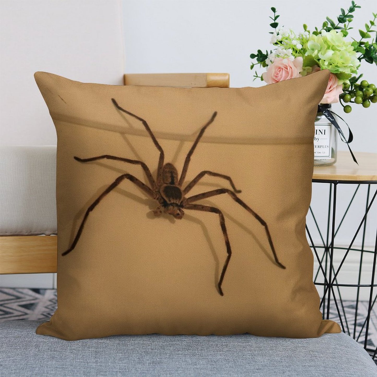 Australian Huntsman Spider Linen Throw Pillow Cover