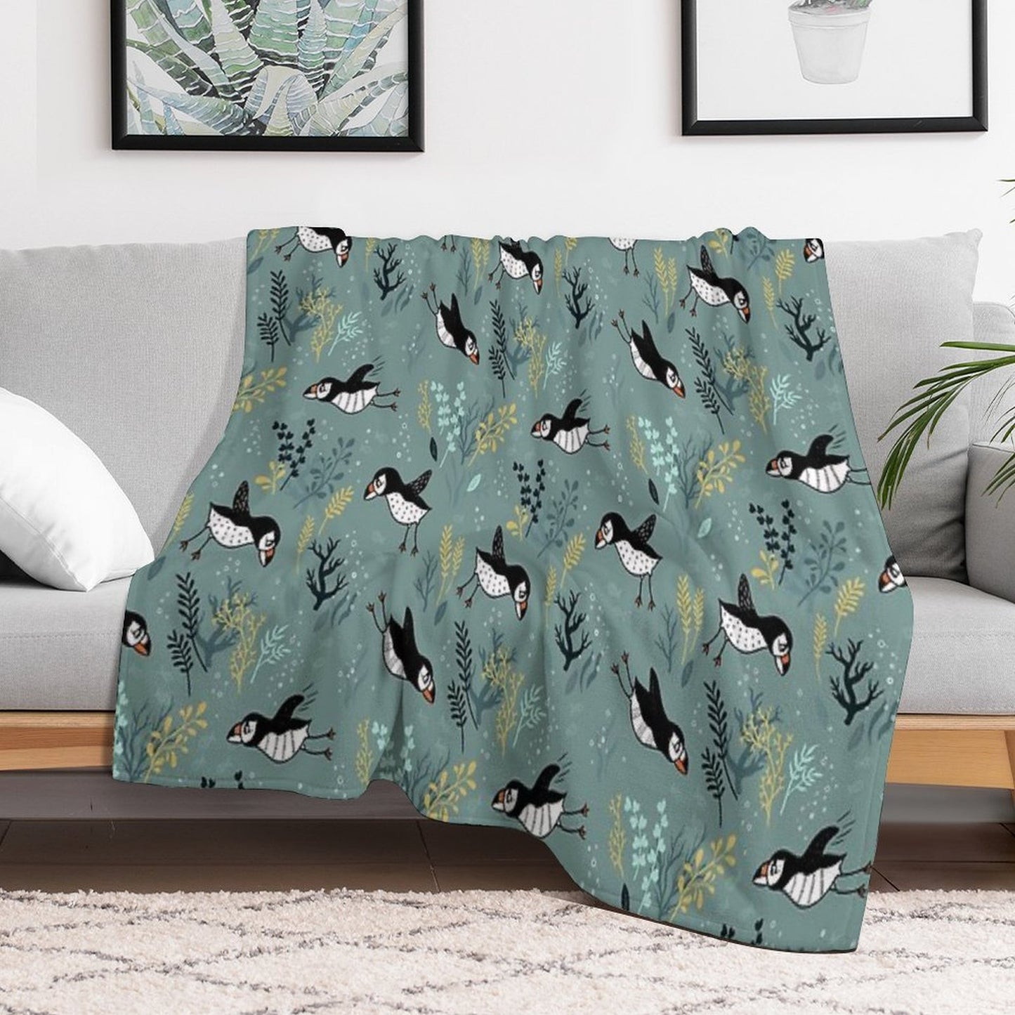 Puffin Under Water Throw Blanket