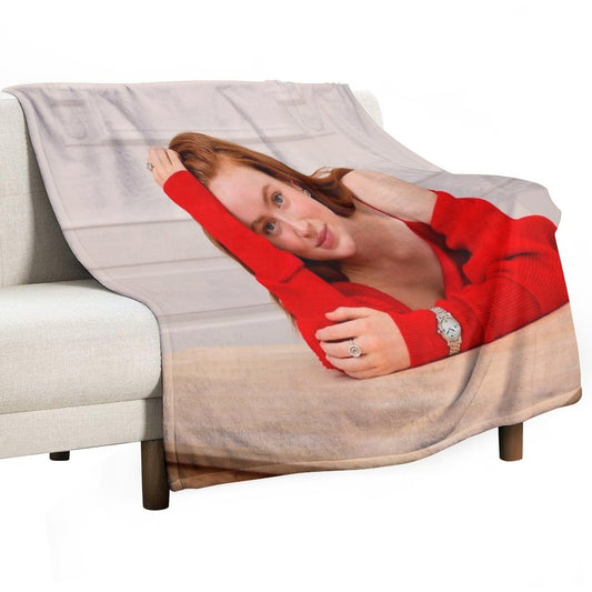 Sadie Sink Throw Blanket