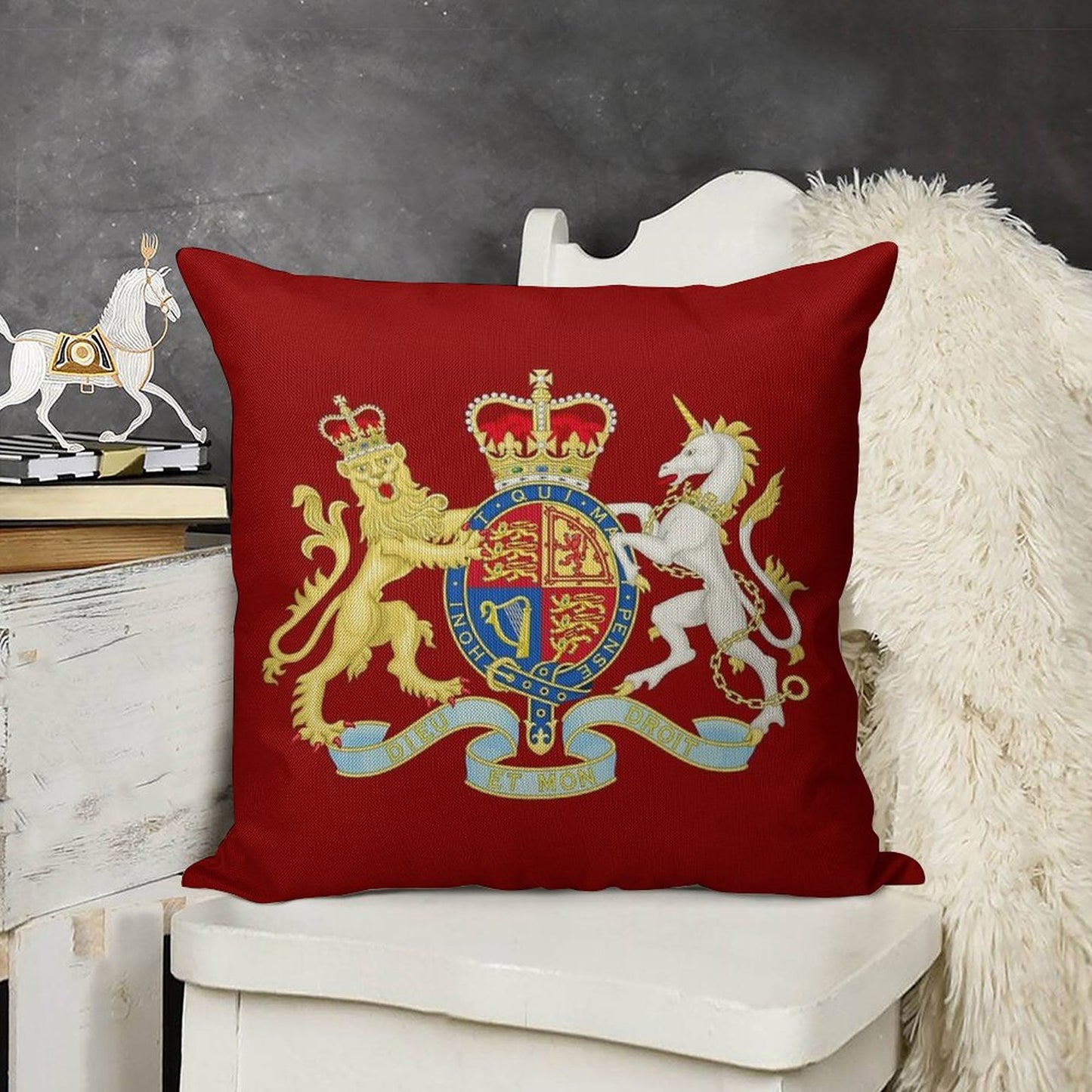 Royal Coat of Arms of The United Kingdom Linen Throw Pillow Cover