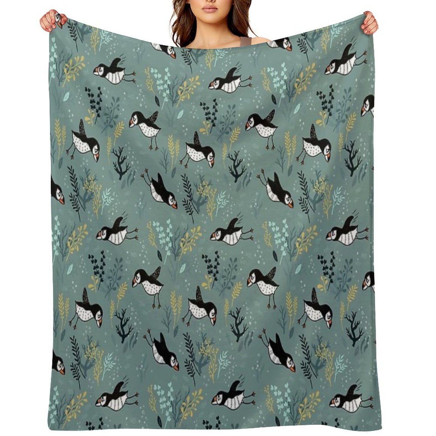 Puffin Under Water Throw Blanket