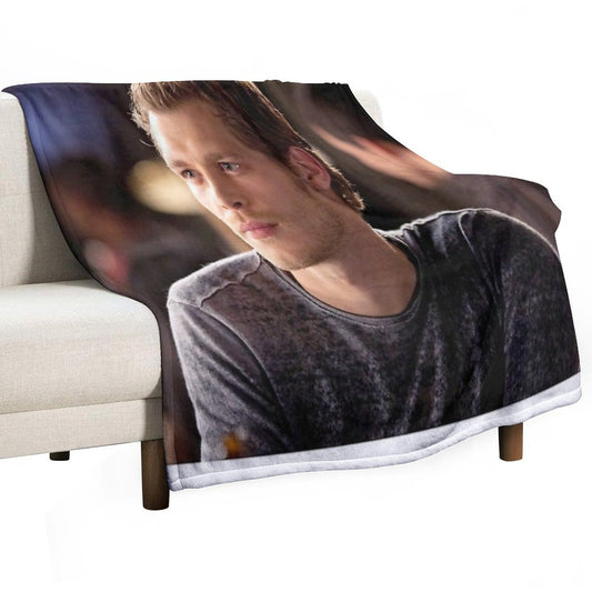 Klaus Mikaelson Throw Blanket