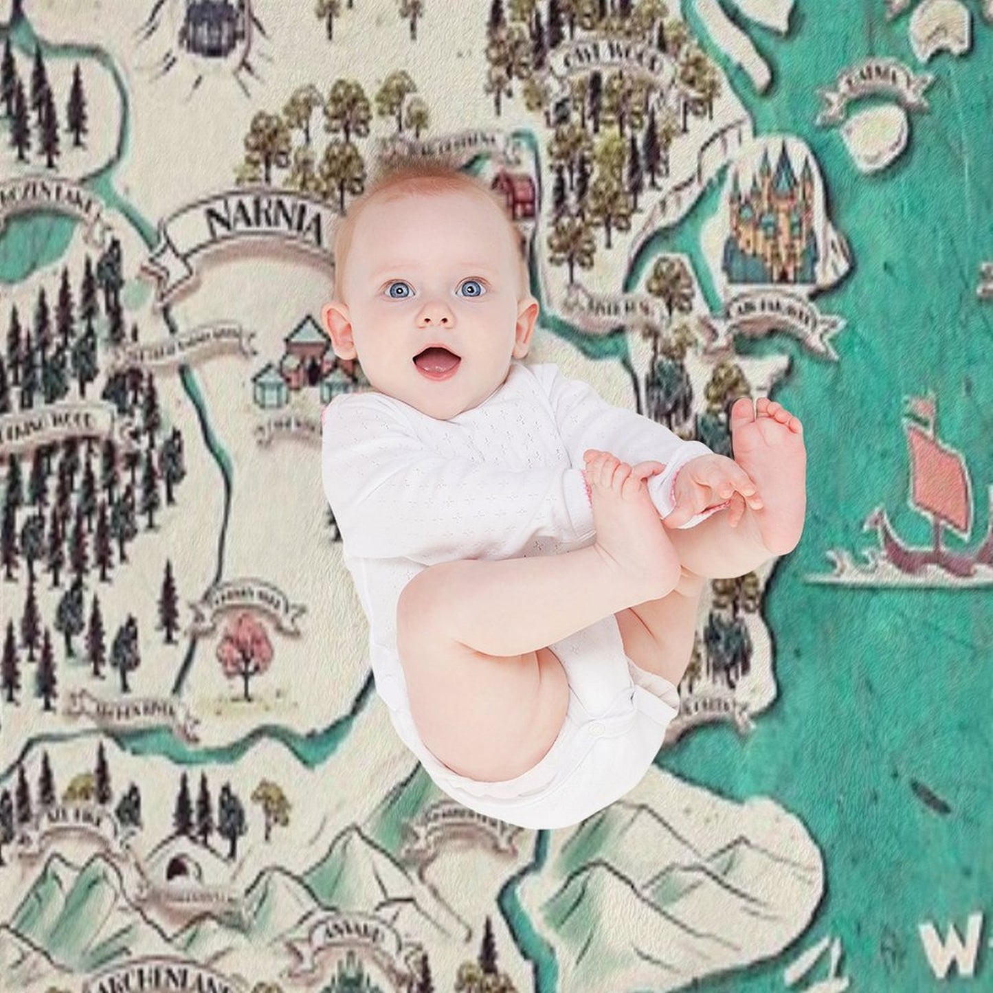 Map of Narnia Throw Blanket