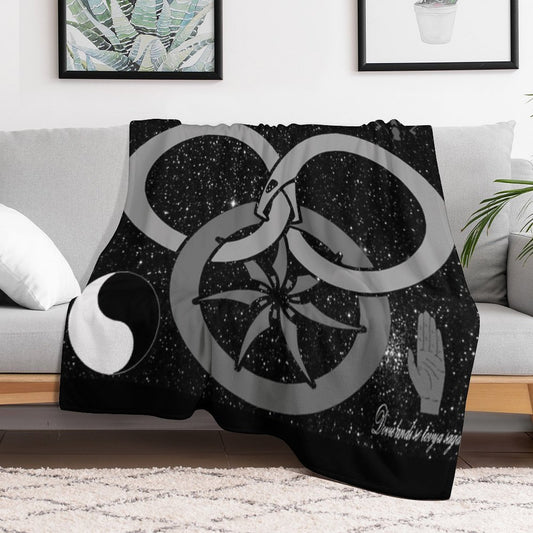 Wheel of Time - Tel'aran'rhiod And Symbols - Black And White Throw Blanket