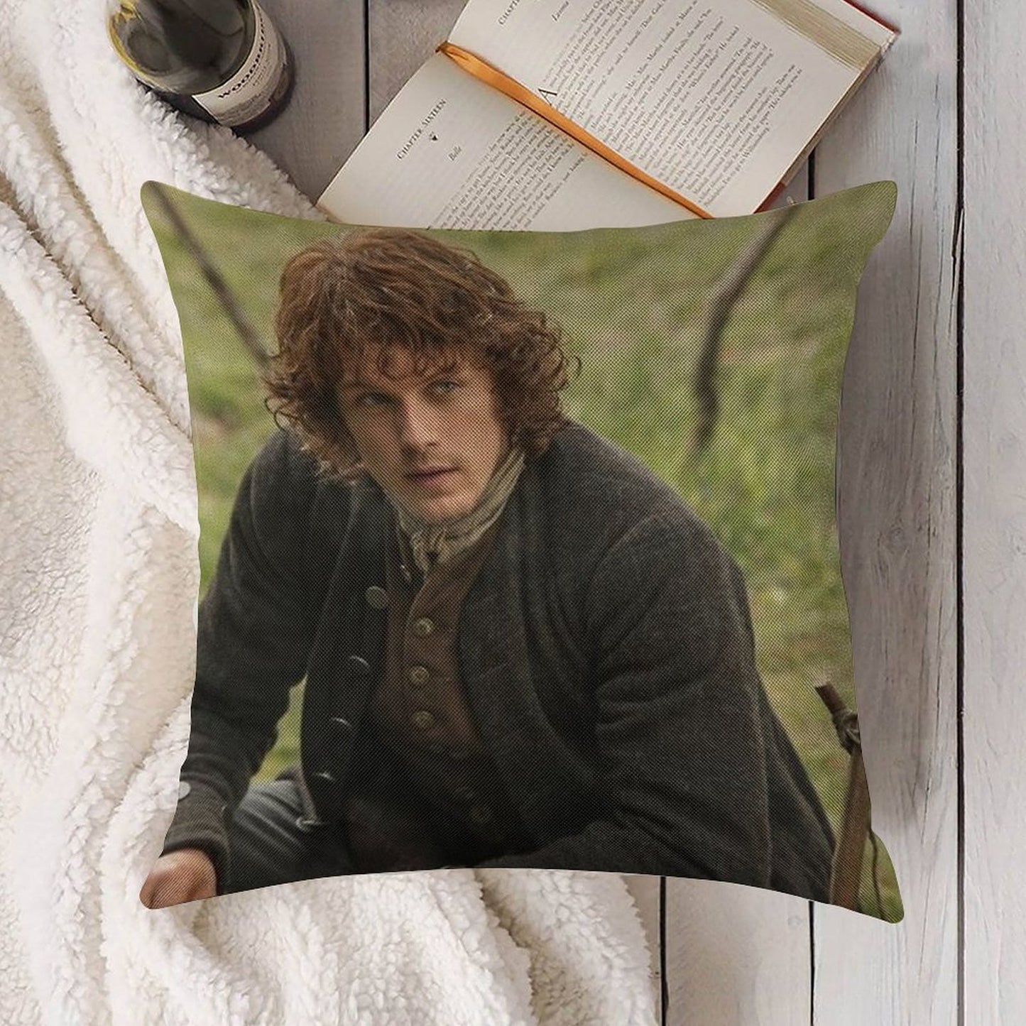 Jamie Fraser - Outlander Linen Throw Pillow Cover