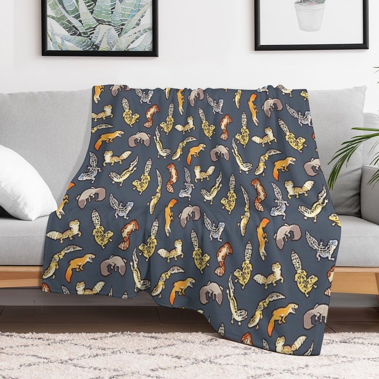 Chub Geckos in Dark Grey Throw Blanket