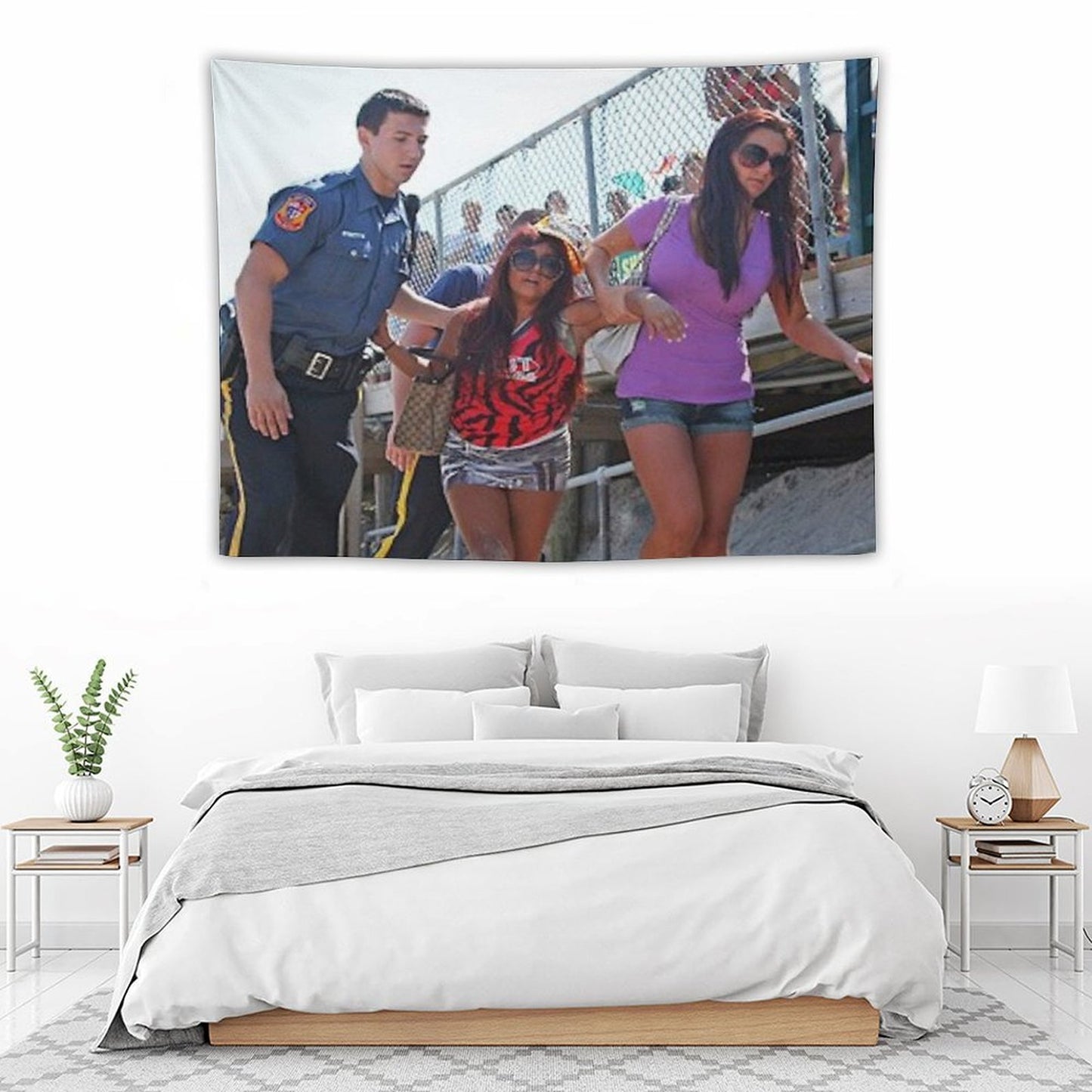 Snooki Getting Arrested on The Beach Tapestry