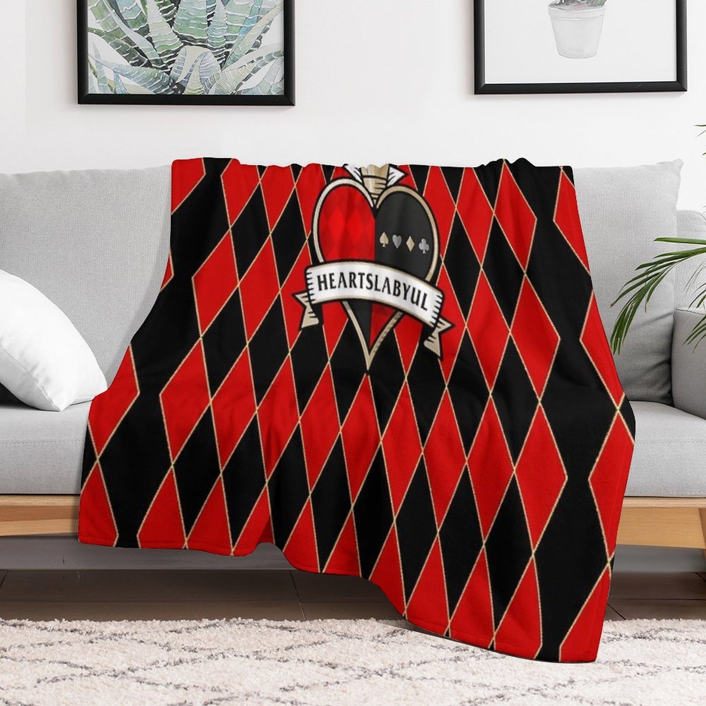 Heartslabyul Throw Blanket