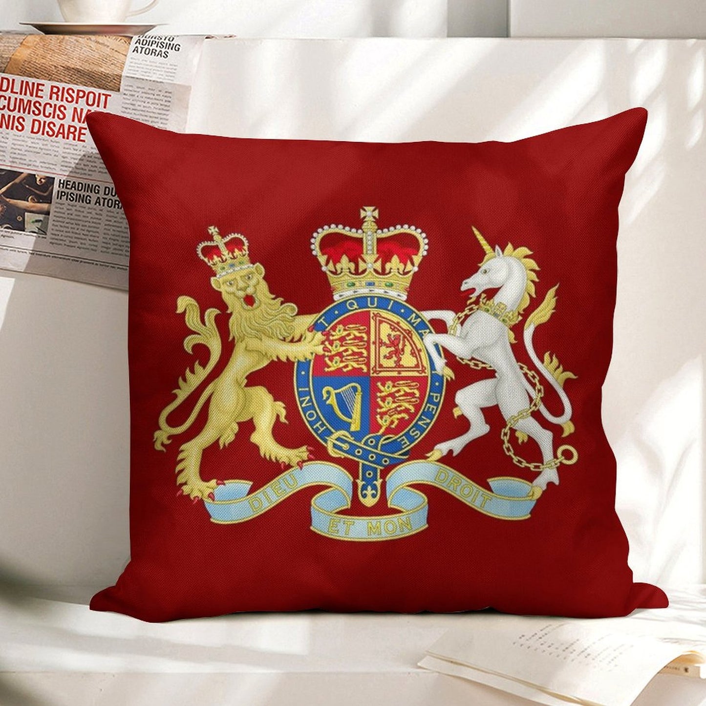 Royal Coat of Arms of The United Kingdom Linen Throw Pillow Cover
