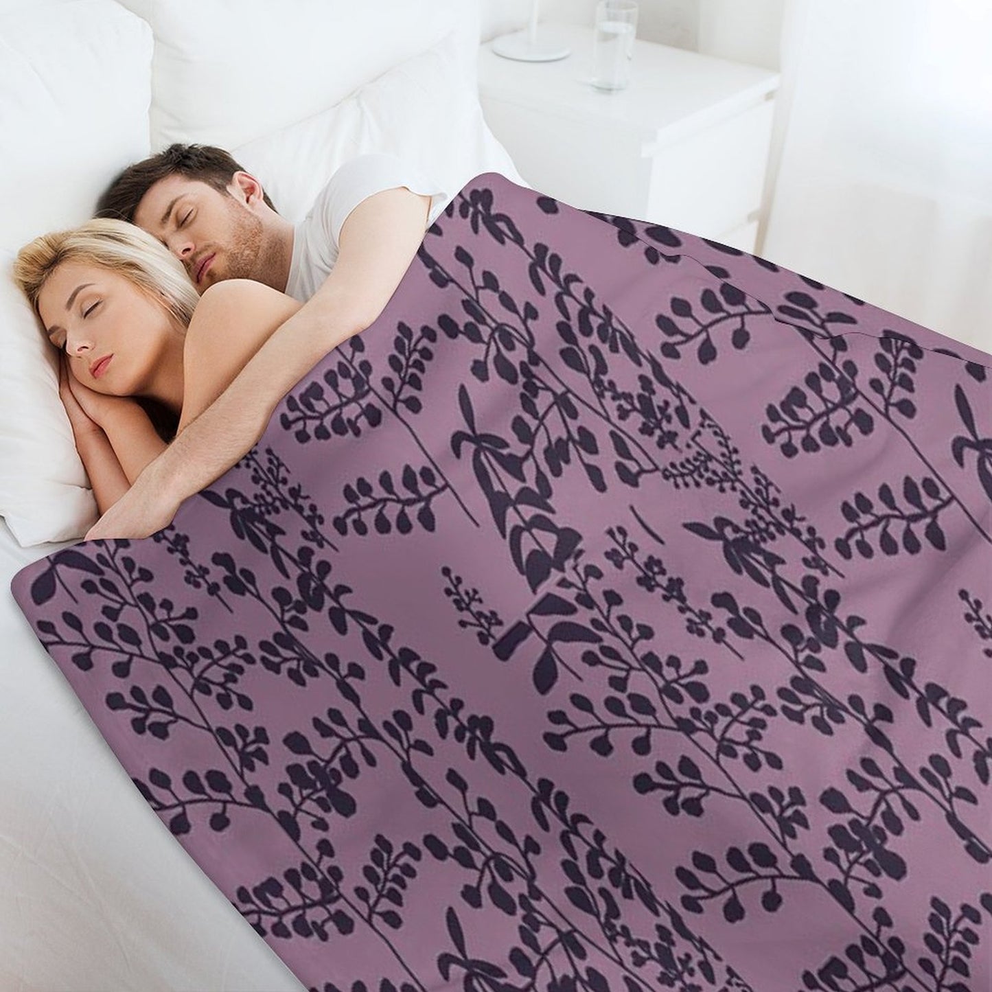 Bella’s Bedding Print Throw Blanket! Throw Blanket
