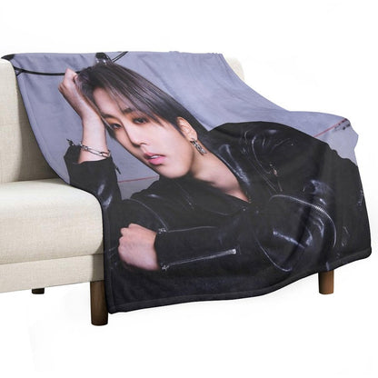 STRAY KIDS HAN Throw Blanket