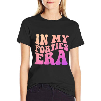 Womens 40th Birthday 40 Years Old Women 1985 In My Forties Era  Trendy Pattern T-Shirt